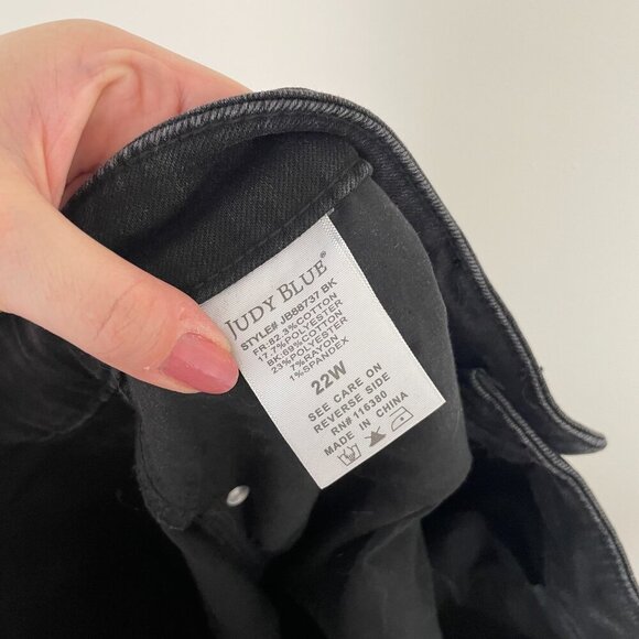 Judy Blue High Rise 90's Straight Leg Distressed Jeans Size 22W - Picture 4 of 6